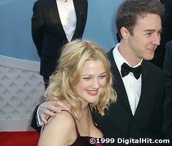 Photo: Picture of Drew Barrymore and Edward Norton | 71st Annual Academy Awards 71-02015.JPG
