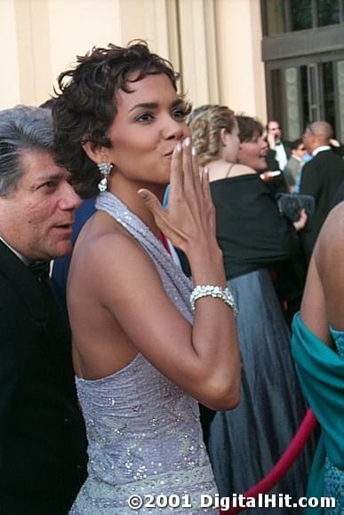 Photo: Picture of Halle Berry | 73rd Annual Academy Awards 73acad-P0002237.jpg