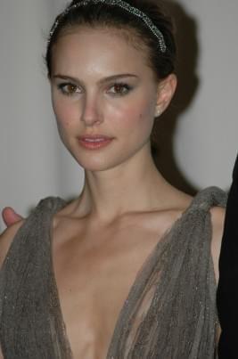 Photo: Picture of Natalie Portman | 77th Annual Academy Awards 77-949.jpg