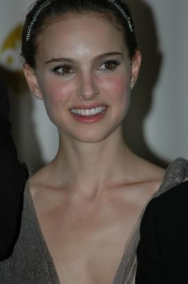 Photo: Picture of Natalie Portman | 77th Annual Academy Awards 77-965.jpg