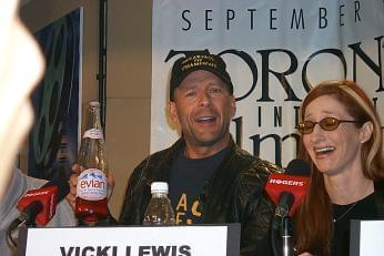 Photo: Picture of Bruce Willis and Vicki Lewis | Breakfast of Champions press conference | 24th Toronto International Film Festival d8i-0518.jpg