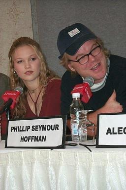 Photo: Picture of Julia Stiles and Philip Seymour Hoffman | State and Main press conference | 25th Toronto International Film Festival d3-c-00122.jpg