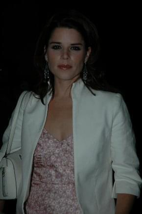 Photo: Picture of Neve Campbell | When Will I Be Loved? premiere | 29th Toronto International Film Festival t04i-1-176.jpg