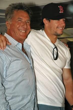 Photo: Picture of Dustin Hoffman and Mark Wahlberg | I Heart Huckabees press conference | 29th Toronto International Film Festival t04c-2-41.jpg