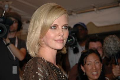 Photo: Picture of Charlize Theron | North Country premiere | 30th Toronto International Film Festival tiff05-5-i-093.jpg