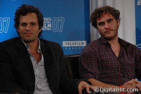 Photo: Picture of Mark Ruffalo and Joaquin Phoenix | Reservation Road press conference | 32nd Toronto International Film Festival tiff07-7i-0105.jpg