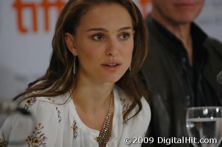 Photo: Picture of Natalie Portman | Love and Other Impossible Pursuits press conference | 34th Toronto International Film Festival TIFF2009-d7c-0036.jpg