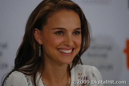 Photo: Picture of Natalie Portman | Love and Other Impossible Pursuits press conference | 34th Toronto International Film Festival TIFF2009-d7c-0193.jpg