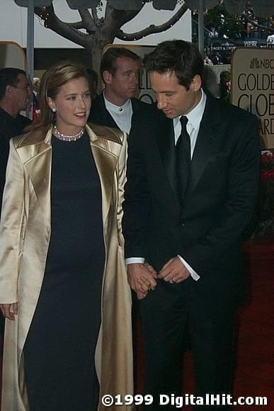 Photo: Picture of Tea Leoni and David Duchovny | 56th Annual Golden Globe Awards gg56-01081x1.jpg