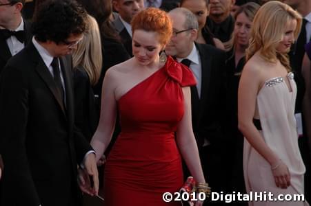 Photo: Picture of Geoffrey Arend and Christina Hendricks | 16th Annual Screen Actors Guild Awards 2010-sag-awards-0540.jpg