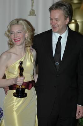 Photo: Picture of Cate Blanchett and Tim Robbins | 77th Annual Academy Awards 77-332.jpg