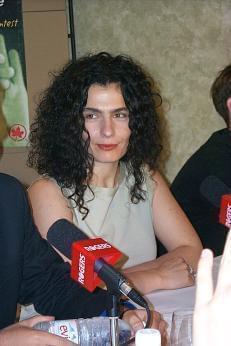 Arsinée Khanjian | Felicia’s Journey press conference | 24th Toronto International Film Festival