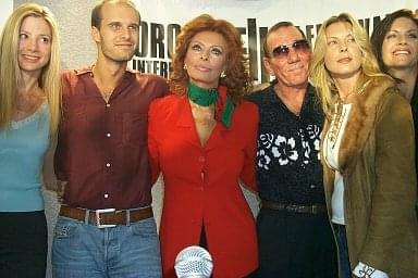 Mira Sorvino, Edoardo Ponti, Sophia Loren, Pete Postlethwaite, Deborah Kara Unger and Wendy Crewson | Between Strangers press conference | 27th Toronto International Film Festival