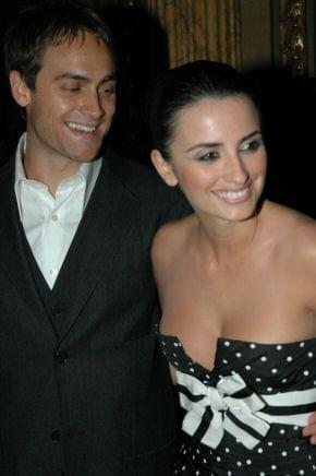 Stuart Townsend and Penelope Cruz | Head in the Clouds premiere | 29th Toronto International Film Festival