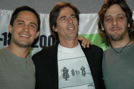 Gael García Bernal, Walter Salles and Rodrigo de la Serna at The Motorcycle Diaries press conference | 29th Toronto International Film Festival