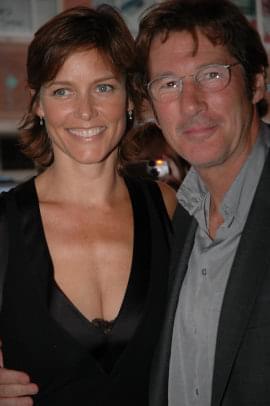 Photo: Picture of Carey Lowell and Richard Gere | Bee Season premiere | 30th Toronto International Film Festival tiff05-4-c-179.jpg