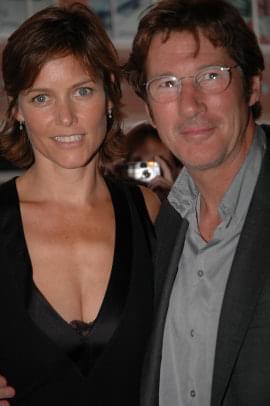 Photo: Picture of Carey Lowell and Richard Gere | Bee Season premiere | 30th Toronto International Film Festival tiff05-4-c-180.jpg