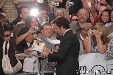 Photo: Picture of Clive Owen | Elizabeth: The Golden Age premiere | 32nd Toronto International Film Festival tiff07-4i-0115.jpg