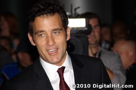 Photo: Picture of Clive Owen | Trust premiere | 35th Toronto International Film Festival tiff2010-d2i-0136.jpg