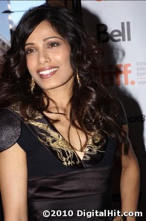 Photo: Picture of Freida Pinto | You Will Meet a Tall Dark Stranger premiere | 35th Toronto International Film Festival tiff2010-d4c-0516.jpg