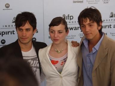 Gael García Bernal & Diego Luna  |  18th Independent Spirit Awards | DigitalHit.com ©2003 Digital Hit Entertainment Inc. Photographer:Ian Evans All rights reserved.