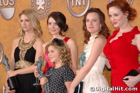 Photo: Picture of January Jones, Alison Brie, Kiernan Shipka, Elisabeth Moss and Christina Hendricks | 15th Annual Screen Actors Guild Awards 2009-sag-awards-0592.jpg